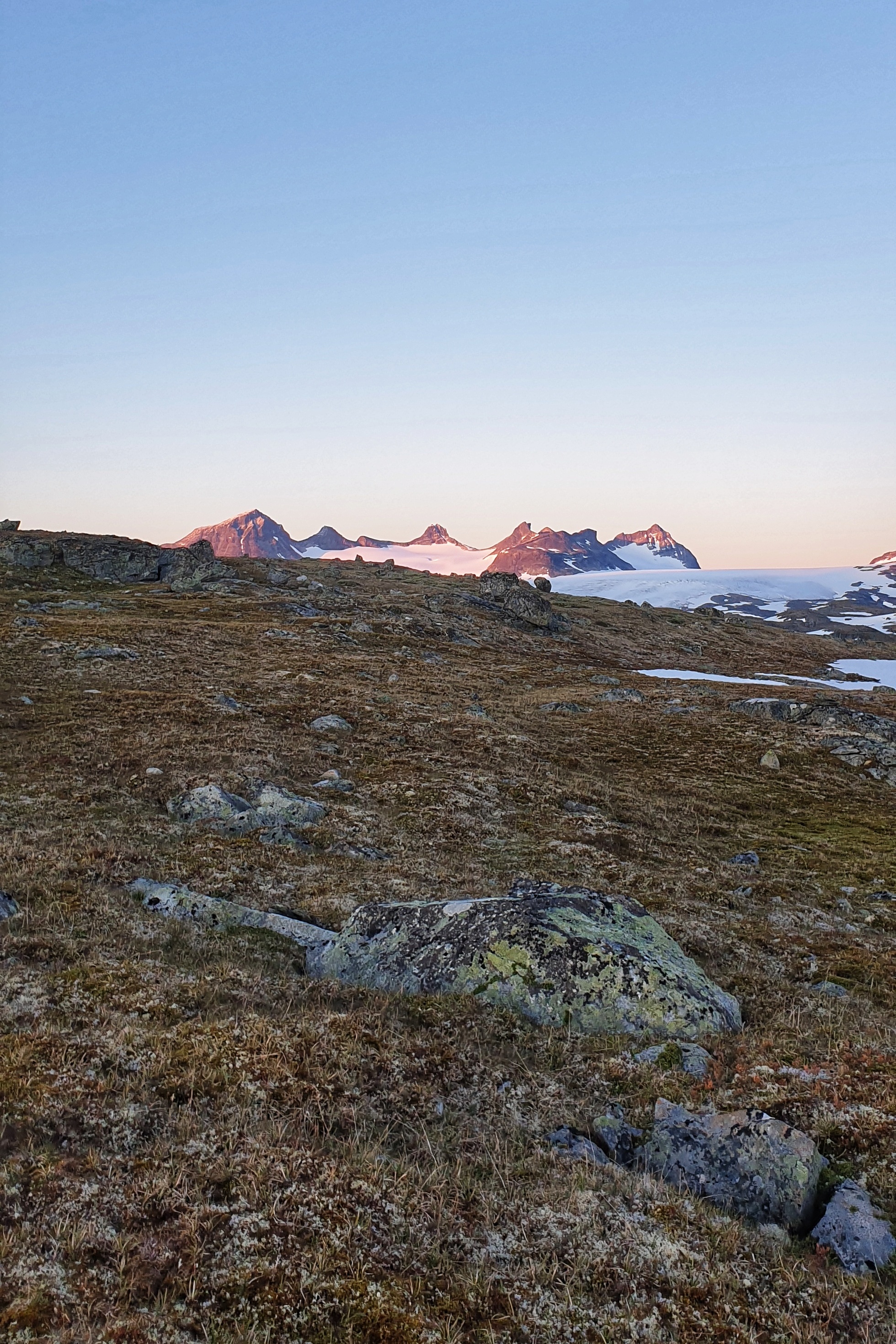 SmØrstabbtindane in sunset at Sognefjellet
