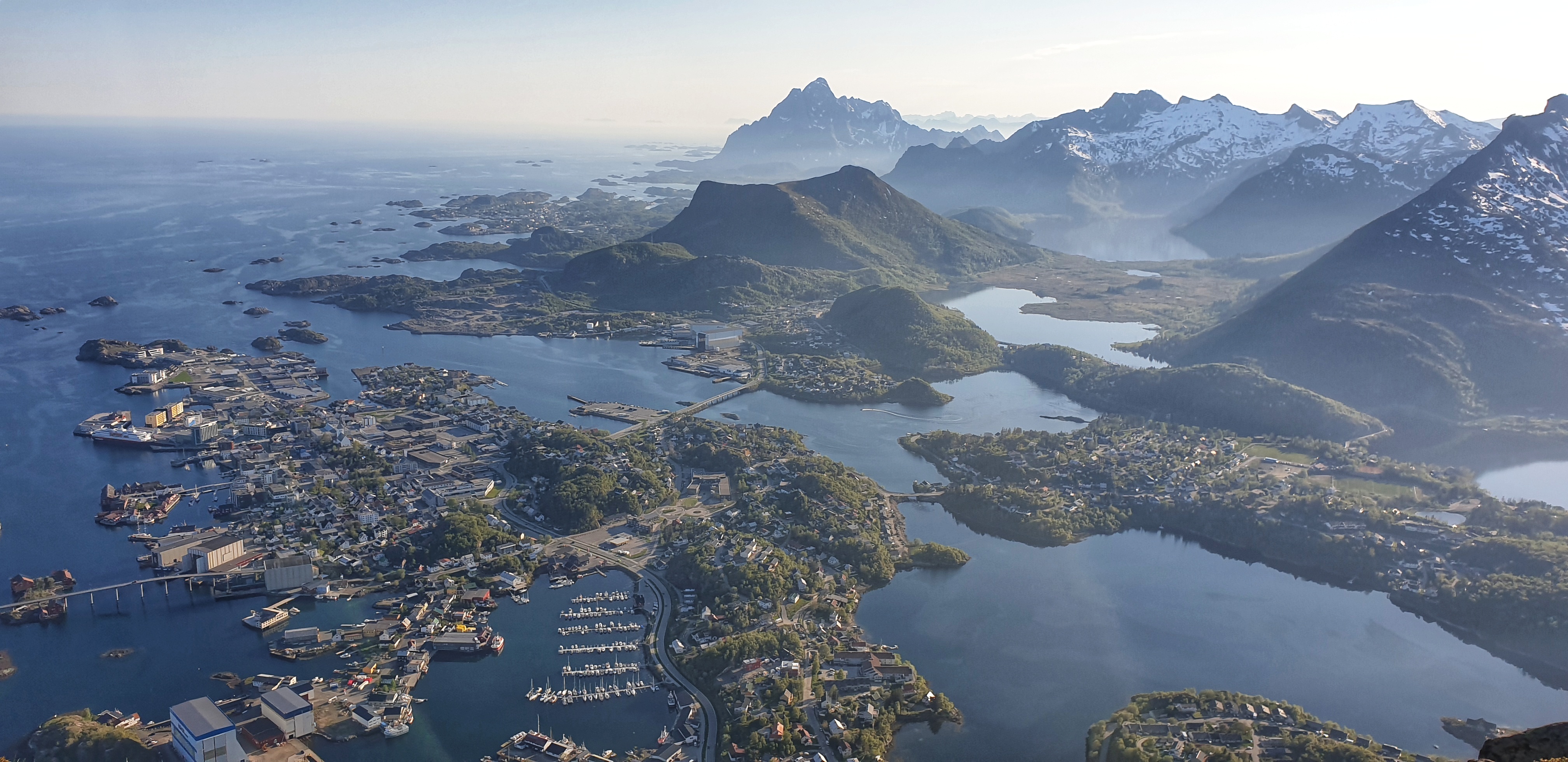 SvolvÆr and surrounding mountains seen from FlØya