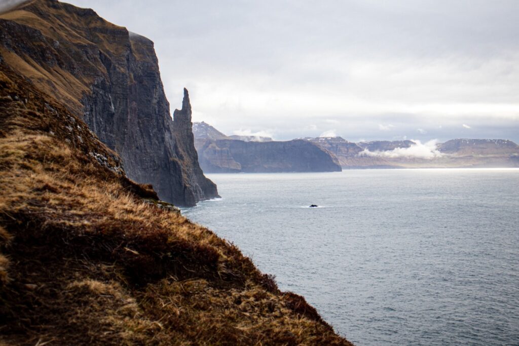 View of the Trøllkonufingurin pinnacle.